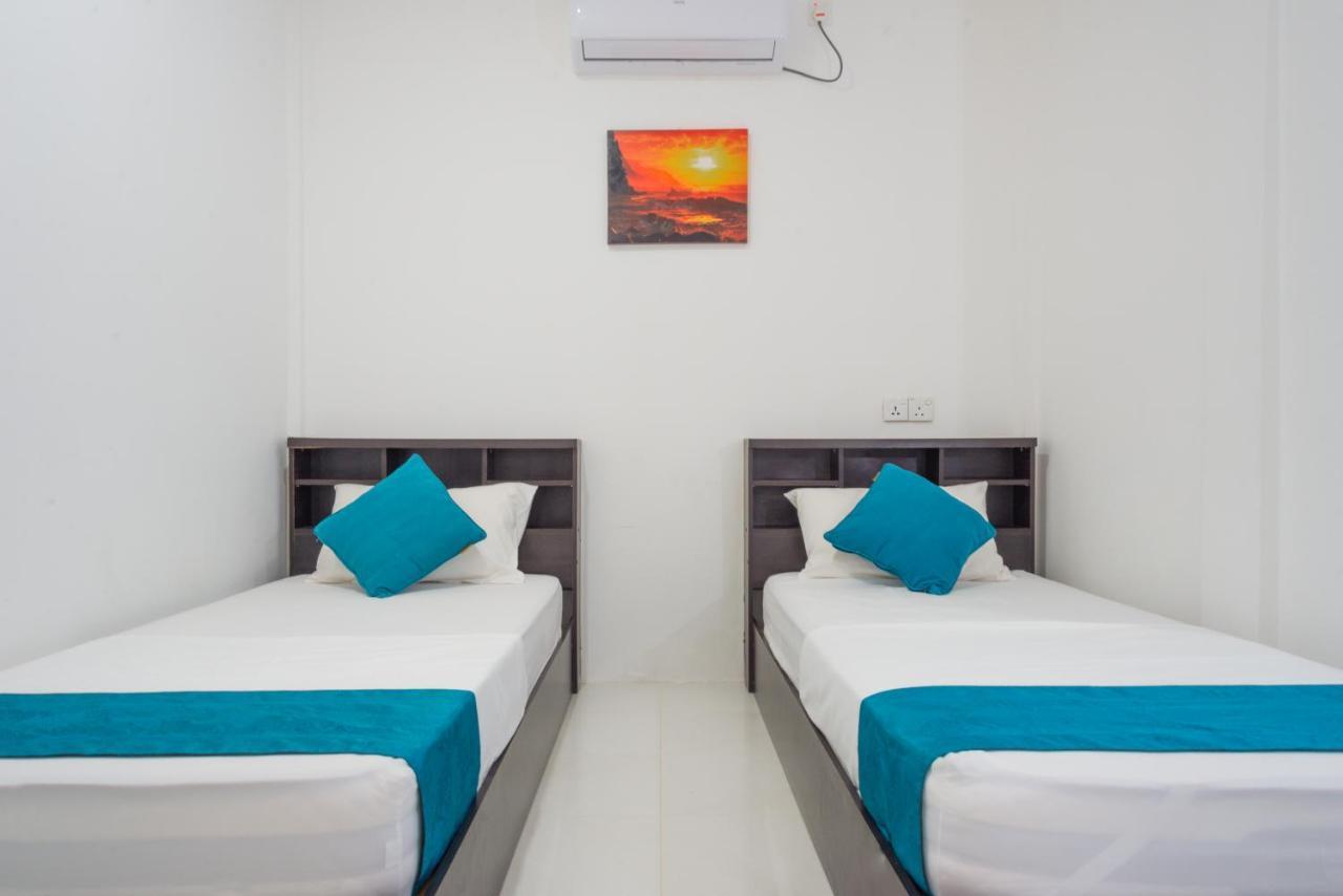 Hotel Palm Gate Maldives Thulusdhoo Esterno foto